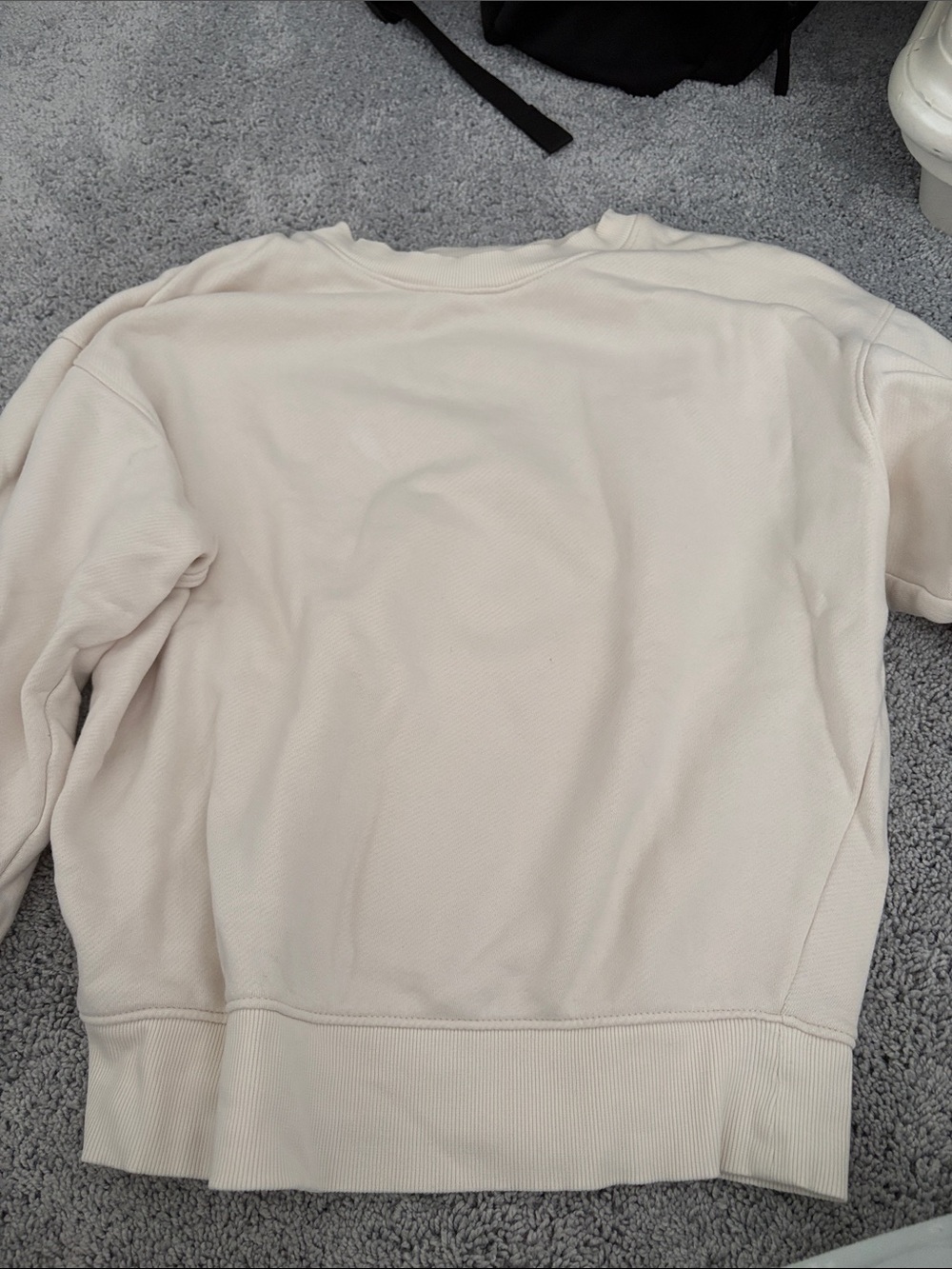 Universal Thread Cream Crew Neck Pullover
